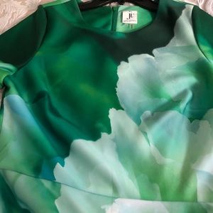 Dress w/watercolor-like green fabric w/pockets!!